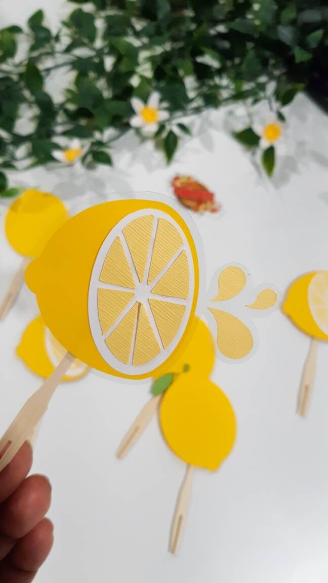 Lemon Cupcake topper