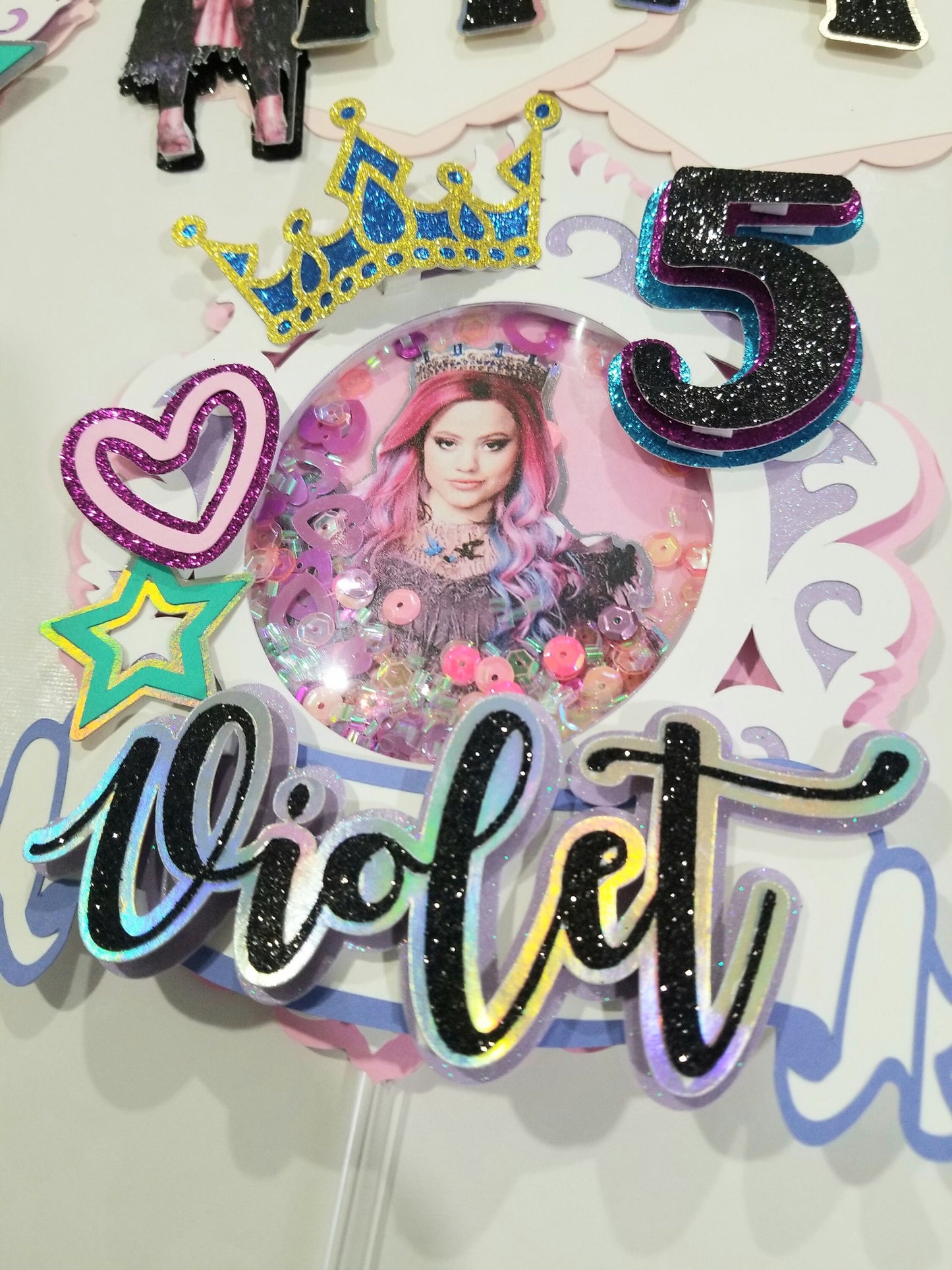 Cake topper with Happy birthday banner, descendants 3 banner, Audrey, Uma, Mal, Evie, Carlos, Jay, customizable